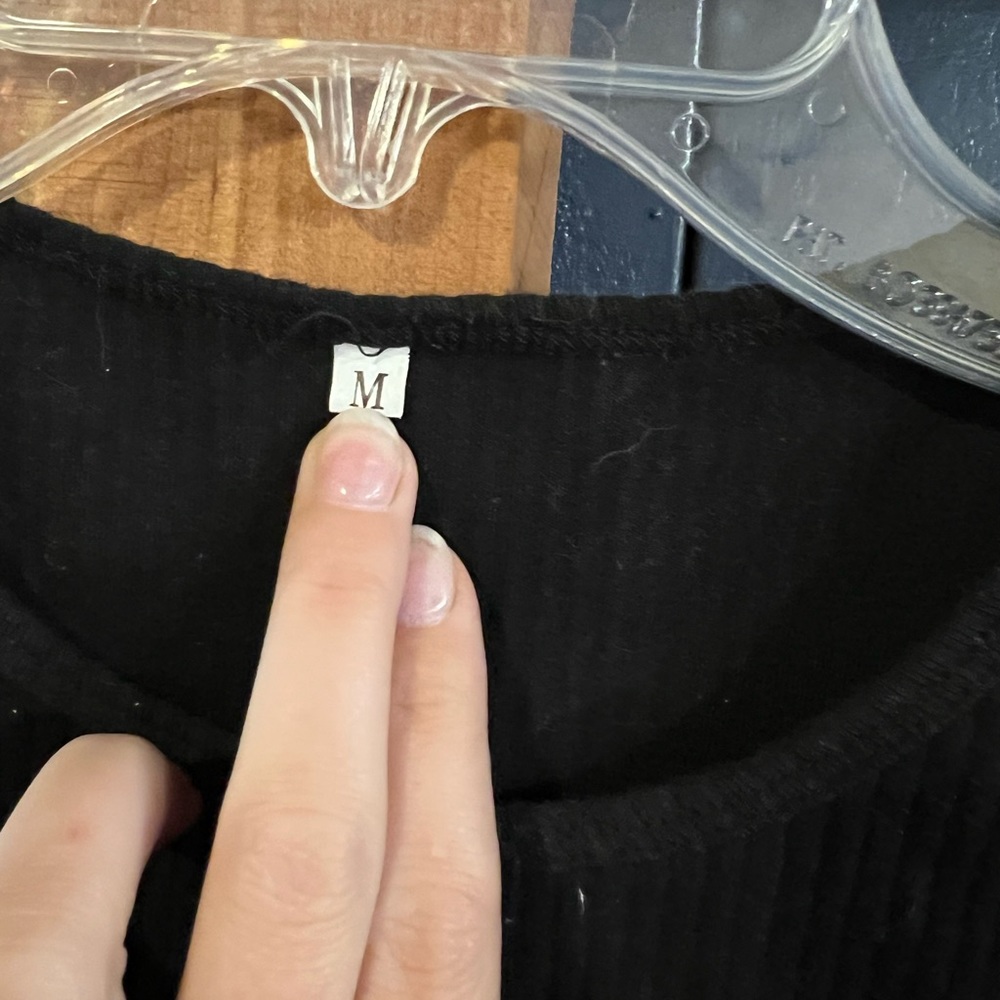 Keyhole Bodysuit - Picture 3 of 3